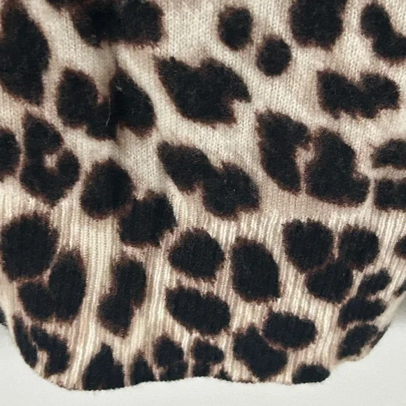 Equipment Cream and Black Leopard Sweater 100% Cashmere medium - Picture 4 of 11